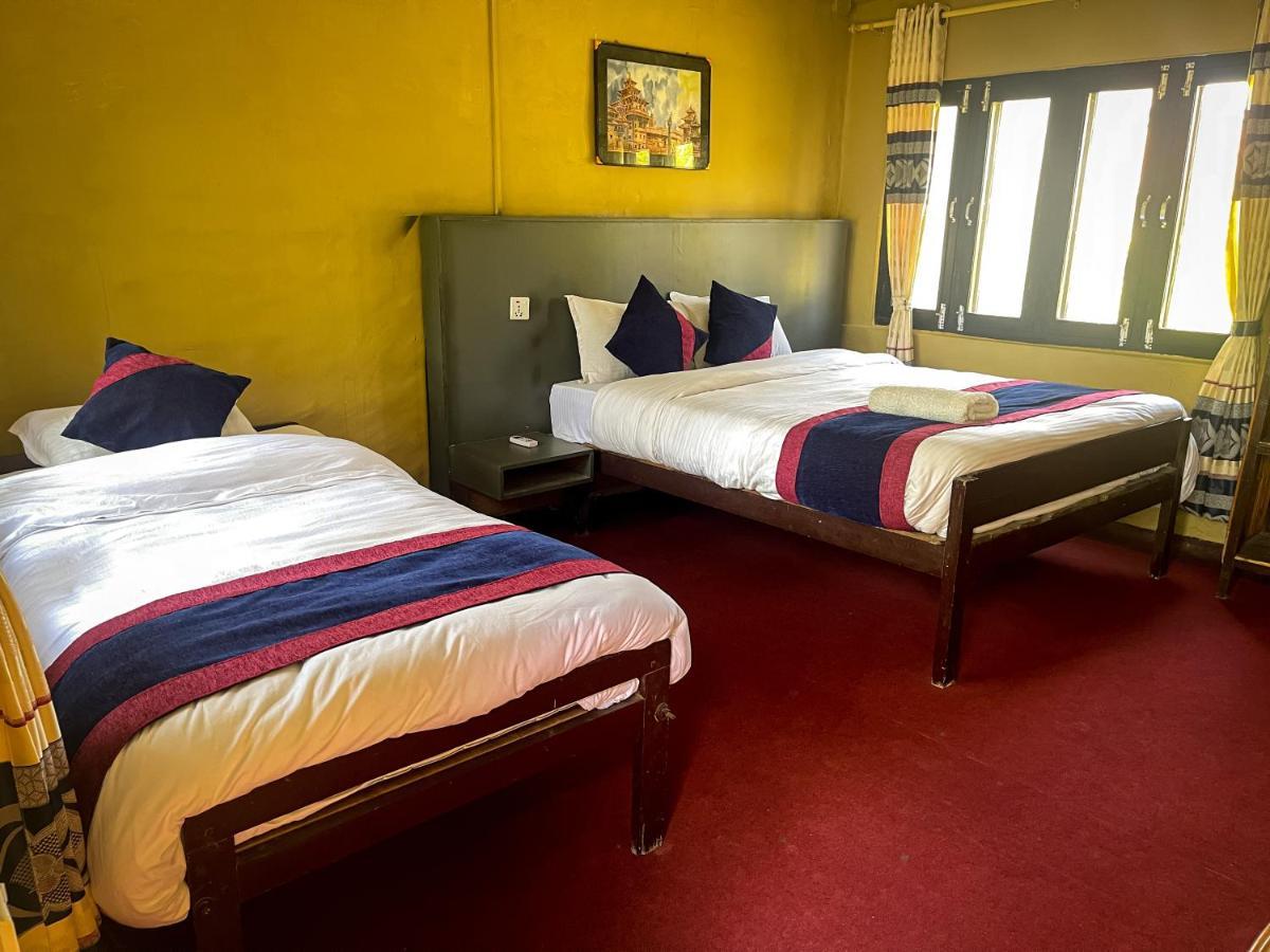 Hotel Tharu Garden, Sauraha Kültér fotó