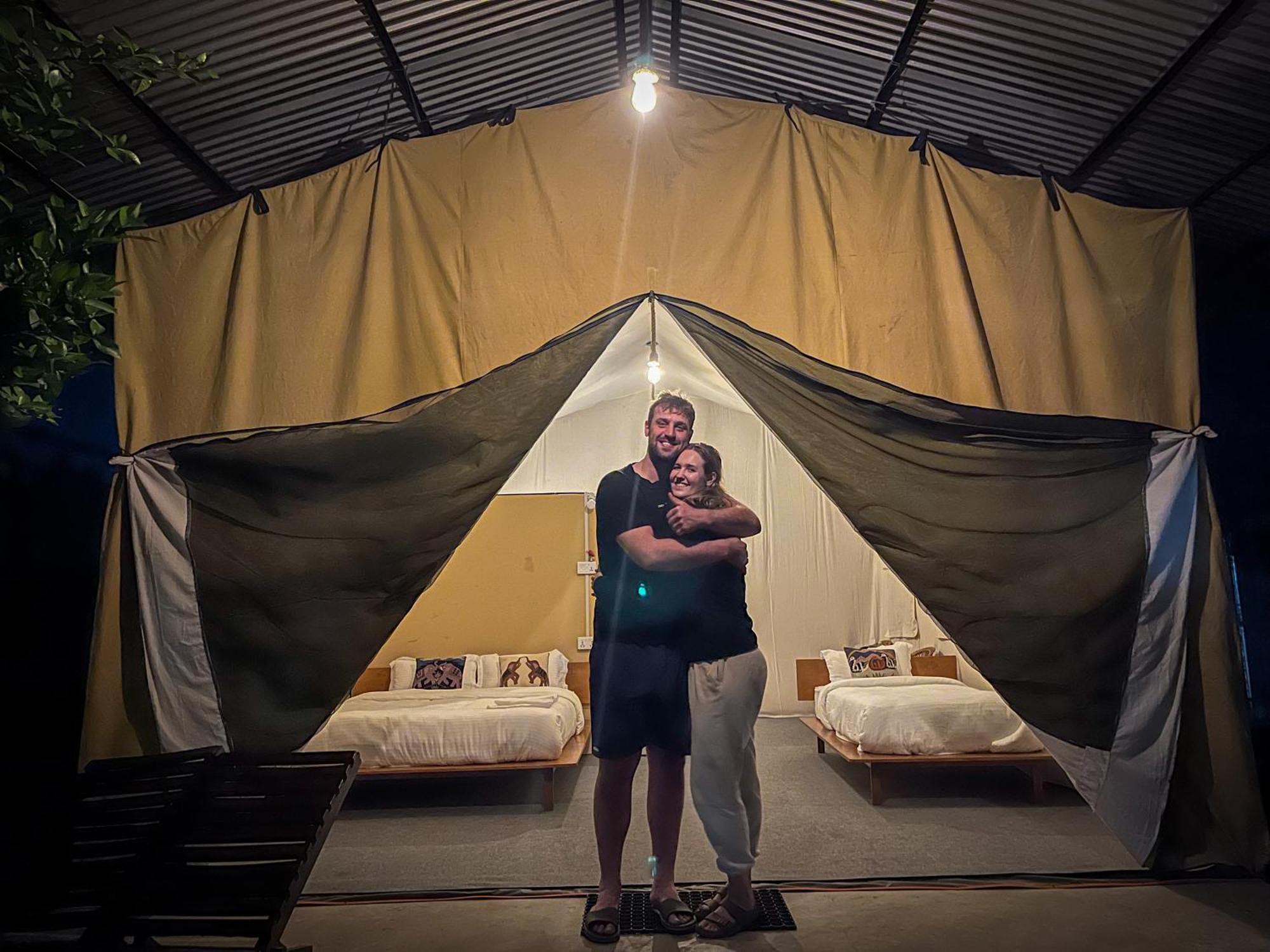 Hotel Tharu Garden, Sauraha Kültér fotó